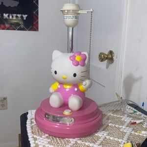 Hello kitty lamp (no shade)